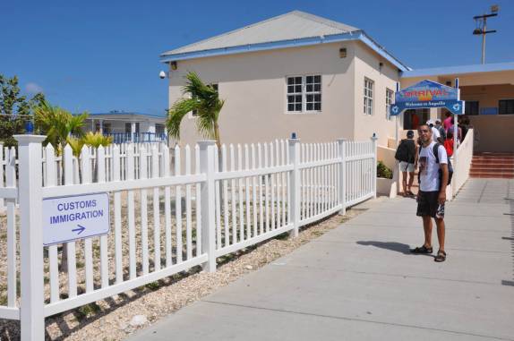 Chegada no terminal de ferries de Anguilla